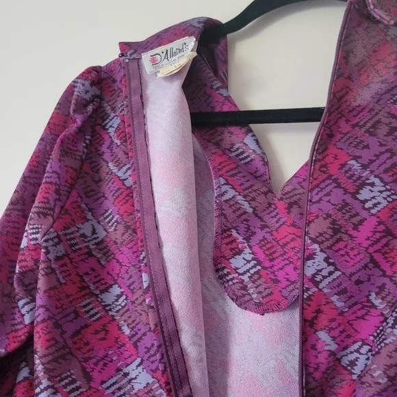Vintage 70s pink and purple print day dress with bow tie neckline - Picture 8 of 9